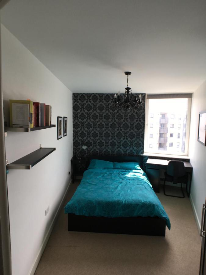 Luxury 2 Bed Penthouse Apartment Near Station Londra Exterior foto