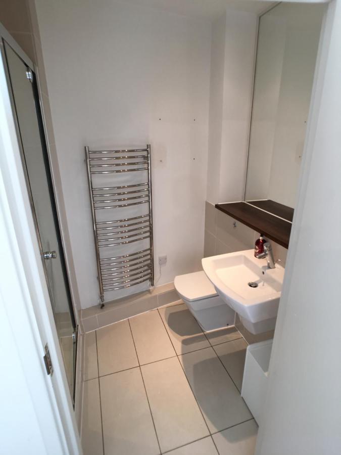 Luxury 2 Bed Penthouse Apartment Near Station Londra Exterior foto